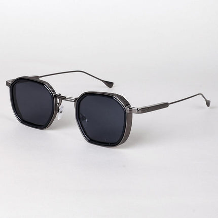 Anteojos de sol Alain Delon, estructura metálica, lentes oscuras UV400, diseño minimalista para adultos, francés clásico.