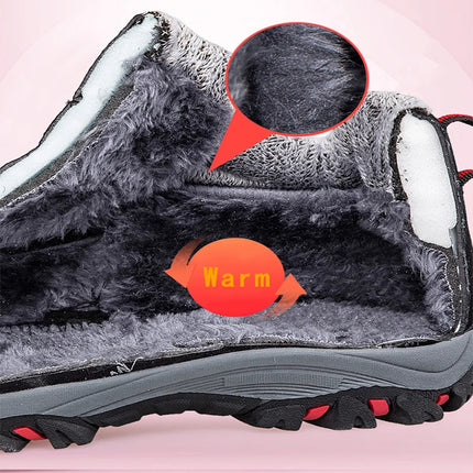 Botas de invierno para mujeres, interior de felpa gris cálido, suela negra con detalles rojos, ideal para climas fríos.