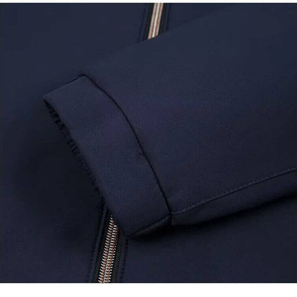 Campera Bomber Boulevard azul, material sintético, cierre metálico, ideal para jóvenes, estilo moderno y urbano.