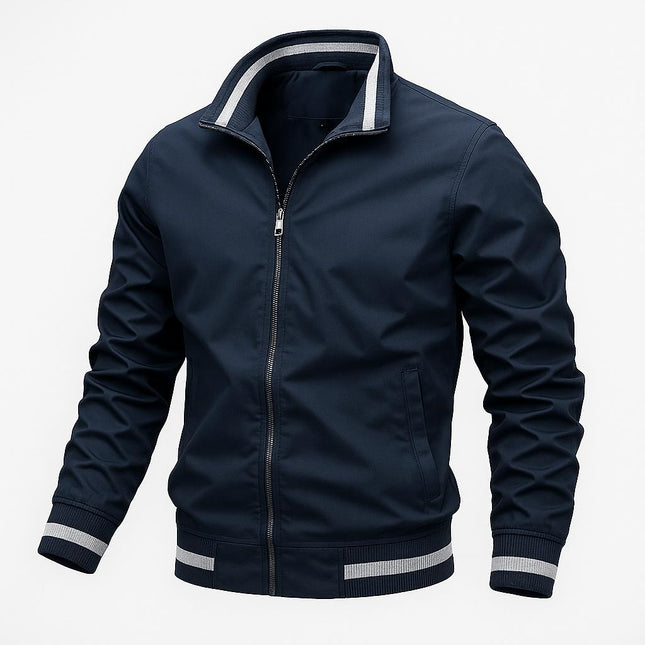 Campera Bomber OutdoorPro impermeable azul para hombre, diseño versátil con cuello alto y cierre de cremallera.