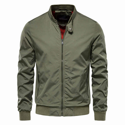Campera Classic Luxury de nylon y poliéster verde, estilo deportivo retro para hombres, con bolsillos laterales.