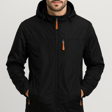 Campera cortavientos negra impermeable para hombre, estilo militar, con capucha, ideal para clima ventoso y lluvioso.