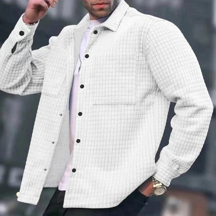 Campera Danux para hombre, color blanco, múltiples bolsillos, diseño cuadrillé, ideal para el otoño.