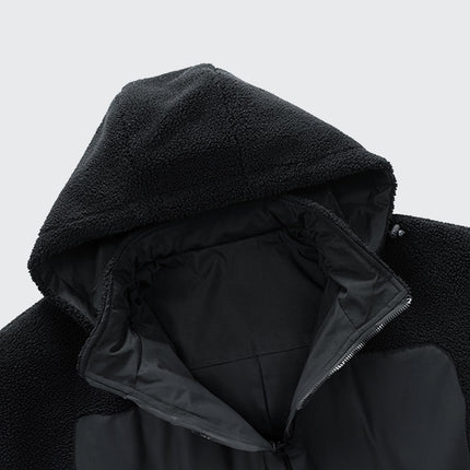 Campera Expedition con capucha, lana negra, ideal para actividades al aire libre, público joven adulto.