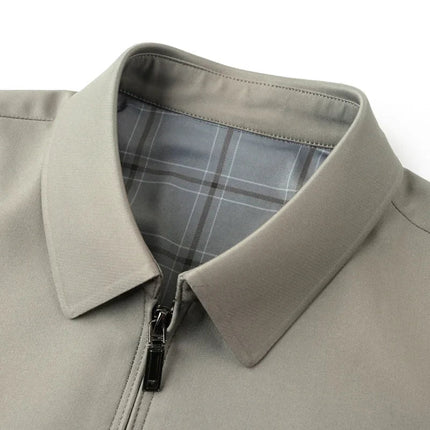 Campera Markus Blanc gris claro, tela resistente a las arrugas, diseño liviano para hombres activos y profesionales.