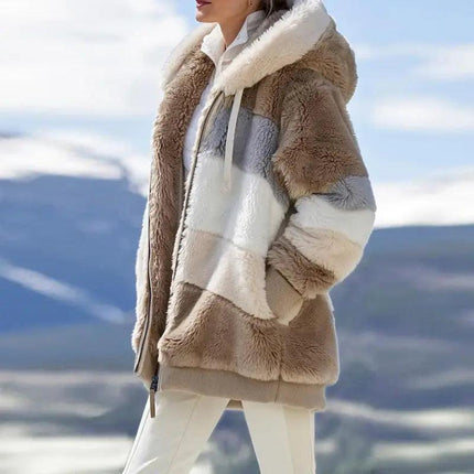 Campera oversize mujer marrón y beige, felpa gruesa, capucha, estilo urbano, ideal para frío, diseño holgado.
