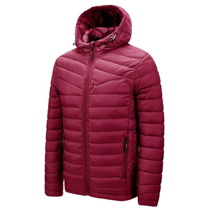 Campera puffer con capucha roja para hombre, diseño acolchado, ideal invierno, cómoda y moderna, para uso urbano.