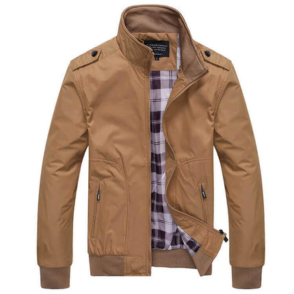 Campera William Elegance para hombres, color beige, material poliéster, con revestimiento interno a cuadros, estilo casual.