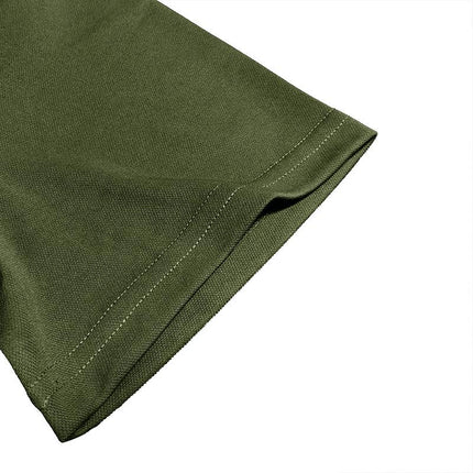 Detalle de la chomba Hudson Gingham en algodón verde, ideal para hombres elegantes. Bordes en cuadro vichy.