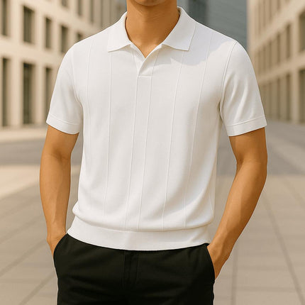 Chomba Kensington blanca para hombres, tejido de punto en rayón, textura vertical, ideal para clima cálido.