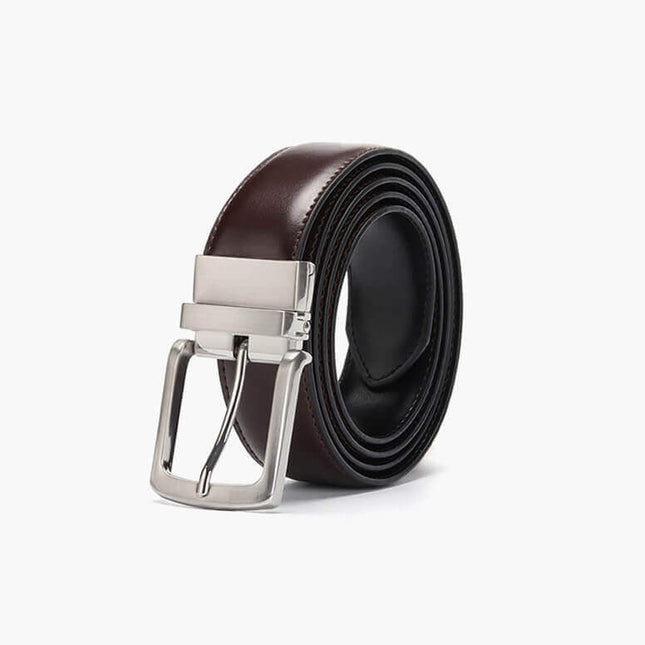 Cinto de cuero marrón William Elegance para hombres, hebilla metálica, estilo sofisticado para ocasiones formales.