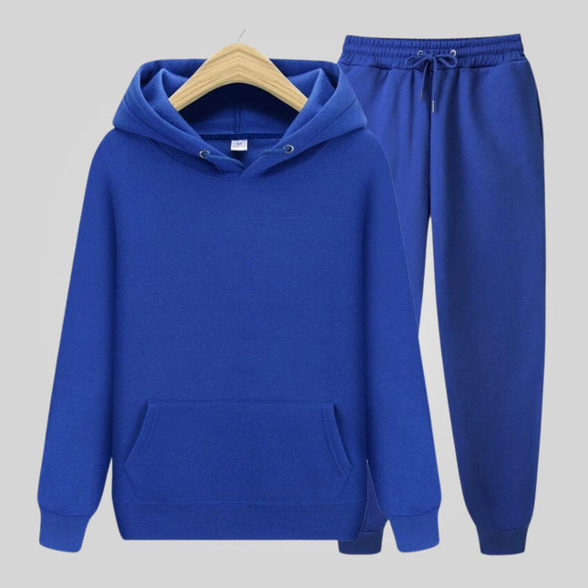 Conjunto Free Way azul para hombre, buzo con capucha y pantalón, tejido suave, ideal para días frescos y uso diario.