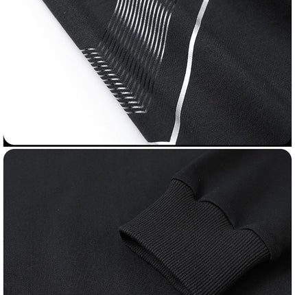 Detalle conjunto trucker para hombre, estilo urbano, color negro, puños ajustados, material suave, moda minimalista.