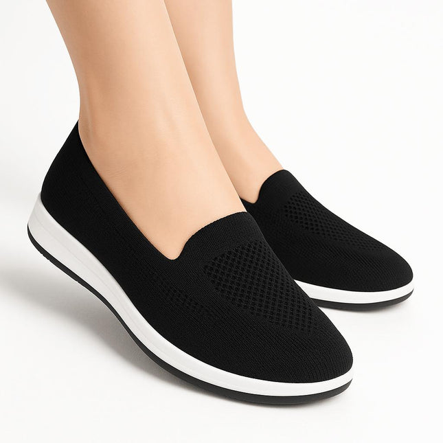 Zapatillas sin cordones Isabella negras con suela antideslizante, diseño ergonómico para mujer, confort diario.