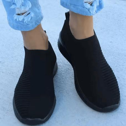 Zapatillas Jade negras con suela anatómica y plantilla Ultra Confort Gel para mujer, ideales para mejorar postura y absorber impactos.