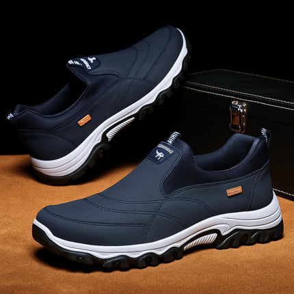Zapato Trail Grip azul marino para hombres, suela flexible y transpirabilidad mejorada, ideal para terrenos difíciles.