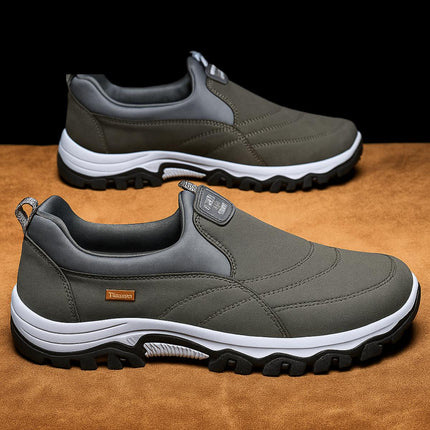 Zapato Trail Grip gris para adultos, suela antideslizante, material transpirable, diseño protector.