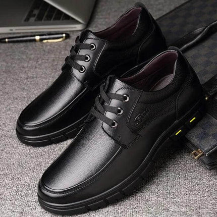 Zapatos de cuero genuino negro para hombre, diseño elegante y cómodo para uso diario y estilo argentino.
